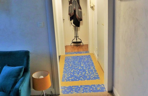 Saint-Serge Apartment | Art-deco style cozy apartment in a mosaic house