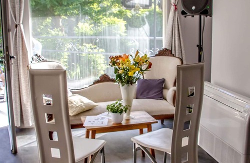 Carcassonne Bed & Breakfast | Art Home B&B