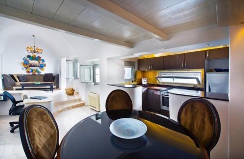 Oia Hotel | Art Maisons Oia Castle