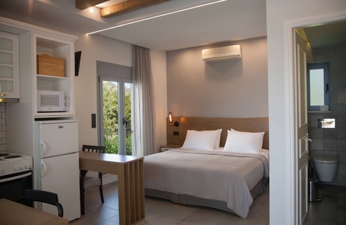 Stavros House | Artemis Village Apartments & Studios