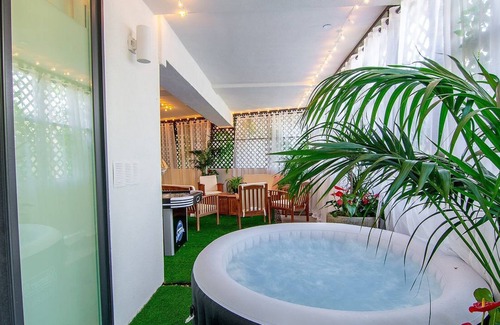 Pico - Robertson Apartment | Artfully arranged, open and inviting 2 bedroom suite with a private yard.