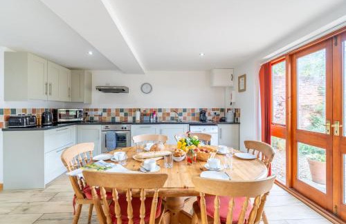 Edingthorpe House | Arthur's Cottage Visit England 4 star Cottage in Norfolk