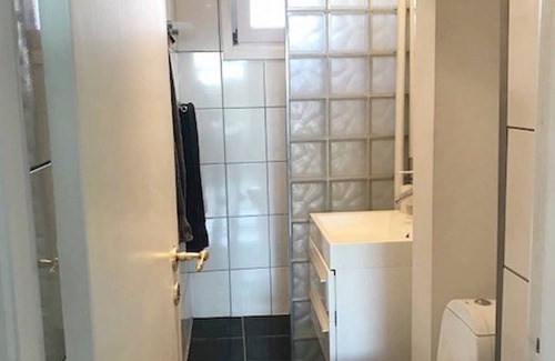 Dyssegard Condo | Artist apt. w balcony. Ideal for 2. 20min to city