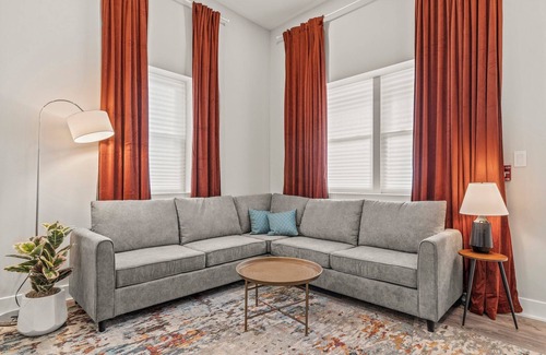 Conshohocken Apartment | Artistic King Bed Apt w/Free Parking Built in 2023