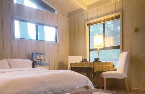 Monterey Cottage | ARTISTS RETREAT - 17 mile drive Pebble Beach
