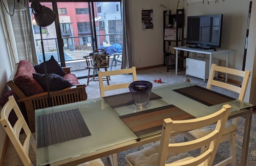 Old Town Chinatown Apartment | Artsy condo with pool, spa, gas grill, high-speed WiFi, on river near Pearl.