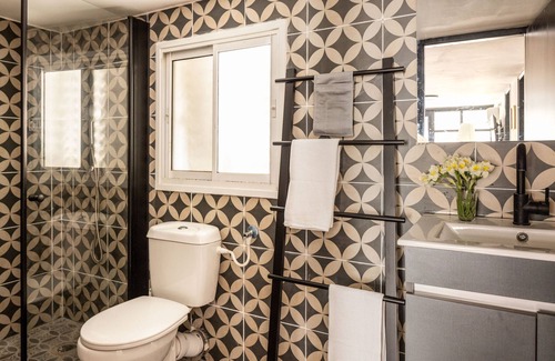 Haifa Apartment | Artsy Nest in Haifa Center by Sea N' Rent