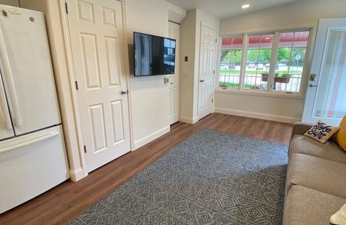 Arnolds Park House | Artsy Tartsy Bunk House off West Lake Okoboji