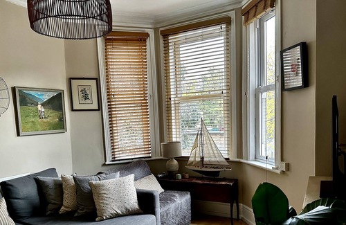 Ferndale Apartment | Arty Apartment - 10 min from the heart of London!