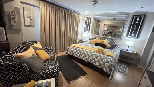 Greater Johannesburg Metropolitan Area Apartment | Artzys Studio