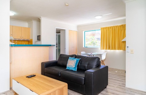 Broadbeach Apartment | Aruba Sands Resort