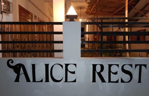 Pottuvil Division 2 Hotel | Arugambay Alice Rest