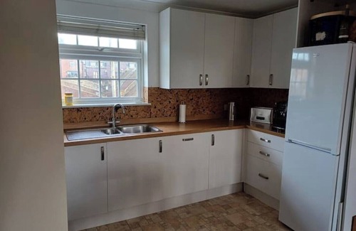 Bouvet Island House | Arundel Central Apartment with rare parking. Pet Friendly.