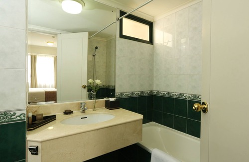 Semanggi Hotel | Aryaduta Suites Semanggi