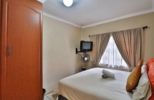Amanzimtoti House | Asante Sana Guesthouse
