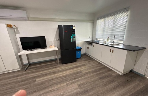 Bowen Apartment | Ascot Studio Home feel place