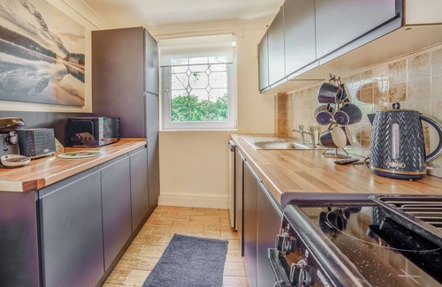 Vale of Glamorgan Cottage | ASH COTTAGE, family friendly, with open fire in Llantwit Major