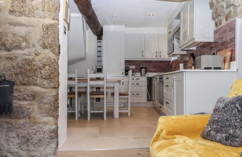 Chagford Cottage | ASH COTTAGE, family friendly, character holiday cottage in Chagford