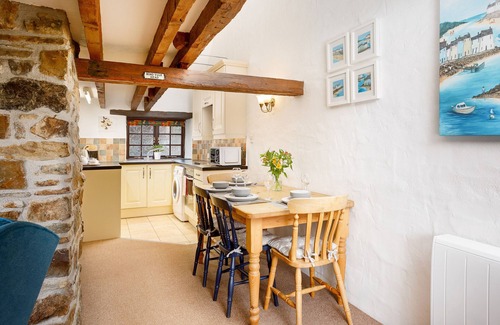 Brazzacott Cottage | ASH COTTAGE, family friendly, character holiday cottage in Warbstow,