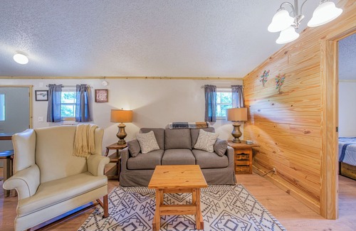 Arden House | Asheville’s Creekside Escape 2 bedrooms 2 bath with air mattress sleeps 6.