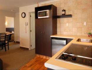Merivale Hotel | Ashford Motor Lodge