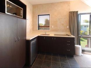 Merivale Hotel | Ashford Motor Lodge