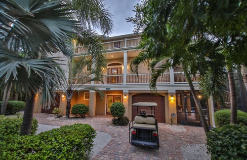 Captiva House | Ask about discounts FREE golfcart and bicycles, 5 star reviews, beautiful home