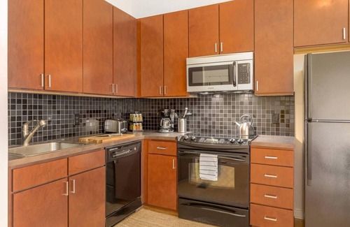 First Ward Apartment | ASK FOR Discount-2br Hip Apt Free Parking Wifi