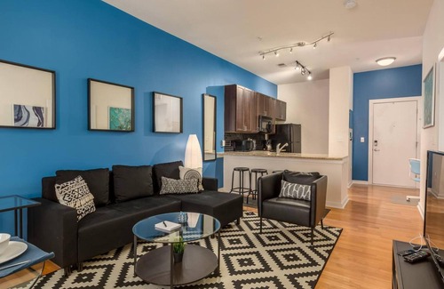 First Ward Apartment | ASK FOR Discount-private Balcony Wifi Parking