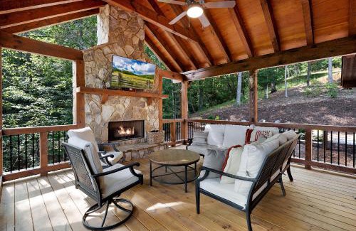 Cherry Log House | Aska Favor