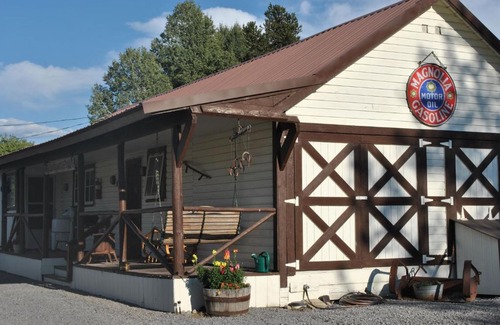 Fort Klamath Hotel | Aspen Inn