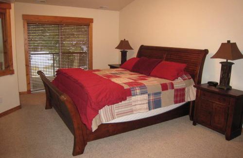 McCall Apartment | Aspen Village 86