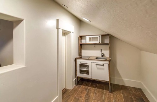 Timp Condo | Aspenwood Manor- Perfect and Gorgeous! Luxury "Waltzing Matilda"