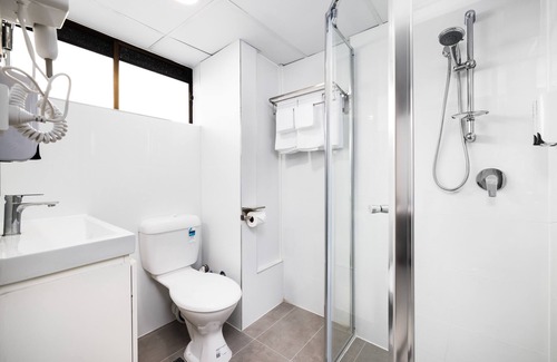 Hamilton Hotel | Asraport Motel