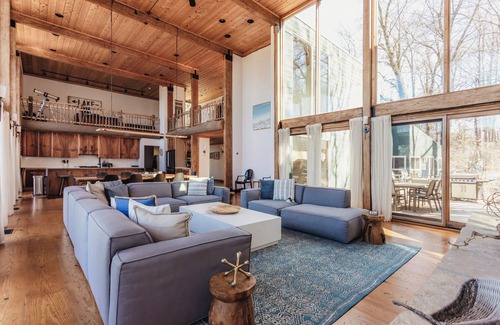 Lakeside House | Assn Beach Across The Street, Hot Tub, Guest House