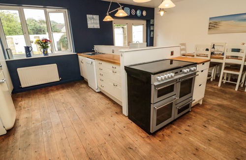 Cresswell Cottage | ASTA COTTAGE, pet friendly, with open fire in Cresswell