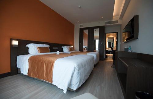 Kampung Surabaya Hotel | Astana Wing - Riverside Majestic Hotel