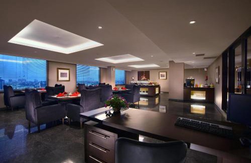 Makassar Hotel | Aston Makassar Hotel & Convention Center