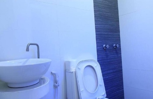 Brgy. 78 Hotel | Astrotel Monumento