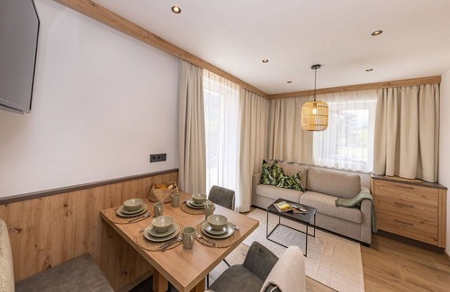 Bruck an der Grossglocknerstrasse Apartment | Beautiful apartment for 4 guests with WIFI, TV, balcony, pets allowed and parking