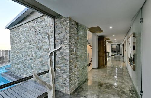 Glentana House | At Last Glentana Beach Manor