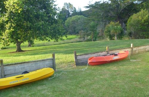 Whitianga Bed & Breakfast | At Parkland Place B&B