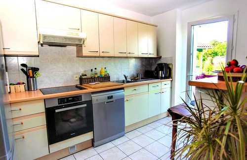 Saint-Pee-sur-Nivelle Apartment | At the forefront of Lake St-Pée-sur-Nivelle: feet in the water!