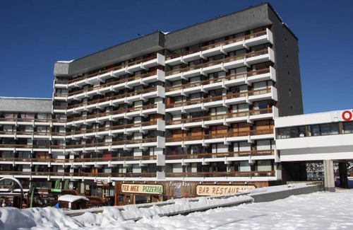 Les Menuires Apartment | At the foot of shops, 5th floor, view ski slopes, balcony, tv, ski locker, 24m², Les Menuires