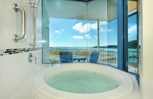 Airlie Beach Hotel | at Whitsunday Vista Holiday Apartments