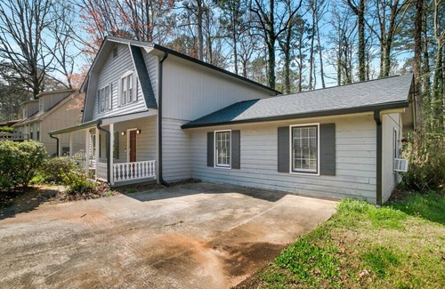 Ellenwood House | ATH - Ellenwood - Rare Find - Immaculate - (julie)