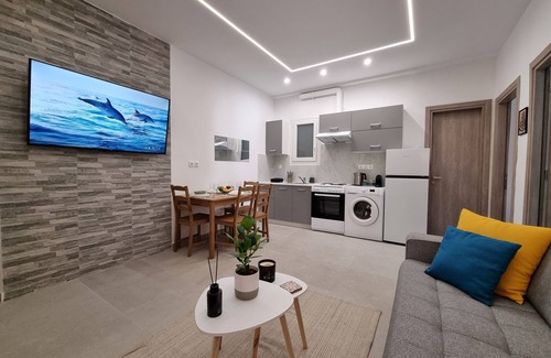 Ano Patisia Apartment | Athens 62sqm Family & Couples Apt with Balcony –Quiet & Stylish Stay near Center