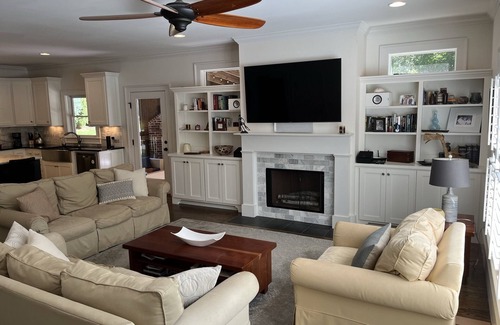 Athens House | Athens Ga Gameday and Graduation Retreat - Close to Everything!