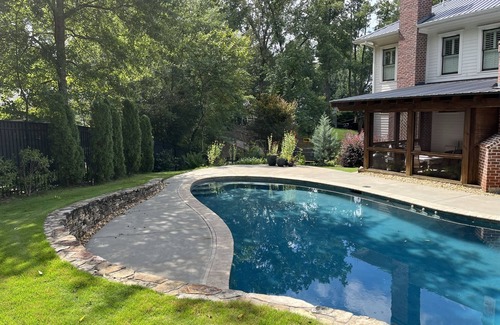 Athens House | Athens Ga Gameday and Graduation Retreat - Close to Everything!