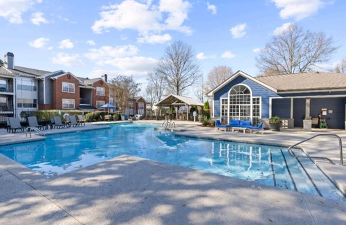 Athens Apartment | Athens Haven. Gated, pool, gym, near UGA!